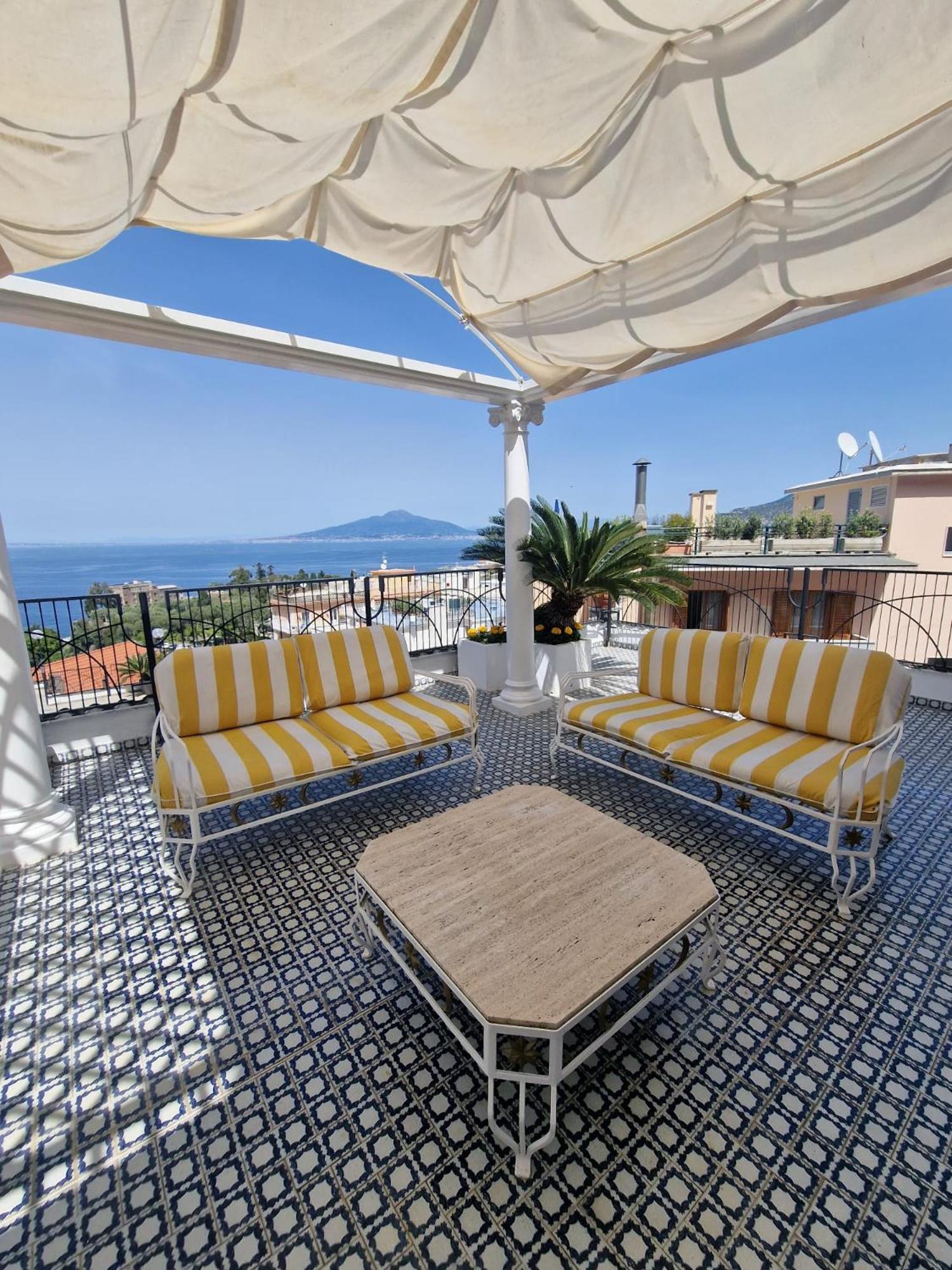 La Casa Di Giorgina Appartement Sorrento Buitenkant foto